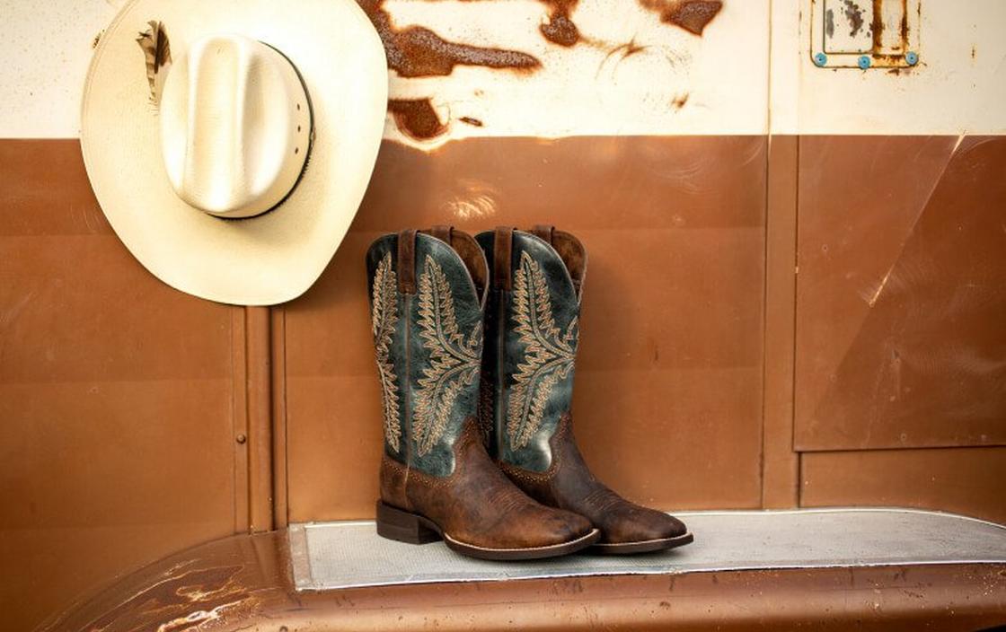 ariat boots with with hat
